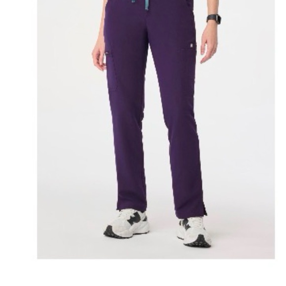 Rafaela oversized scrub top (large) + High waisted Dowa pants (large) - Picture 2 of 4